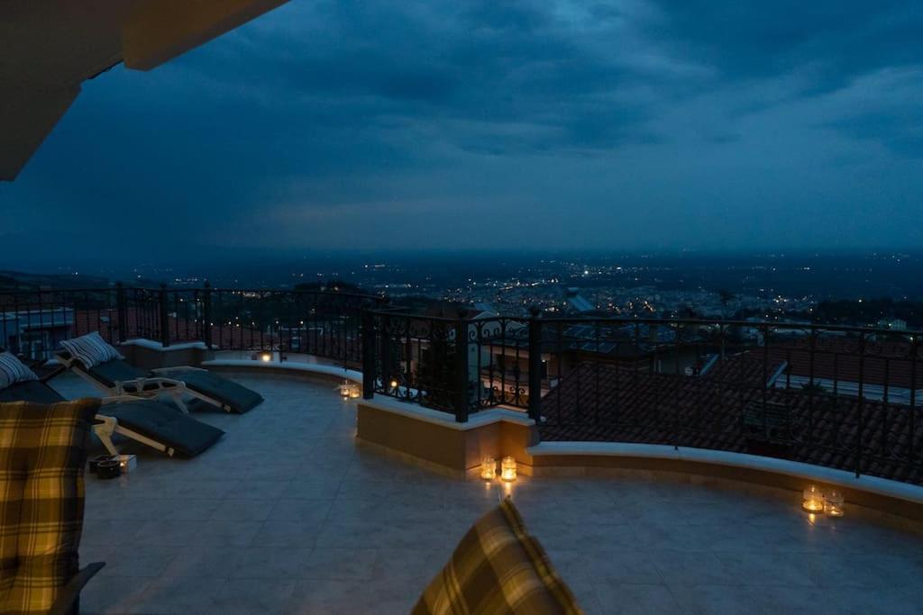 Apartamento Amazing View With Huge Balcony Veria  Exterior foto